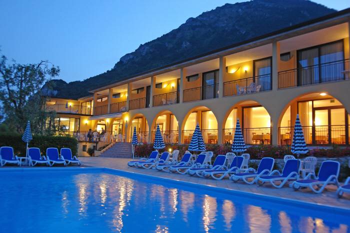 Hotel mercedes limone reviews